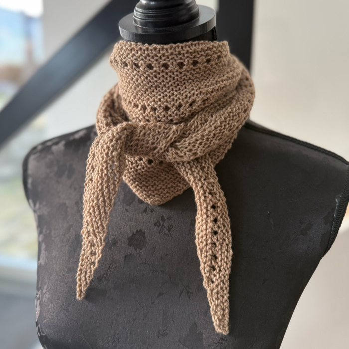 P&G Bandana med hulmønster strikkekit