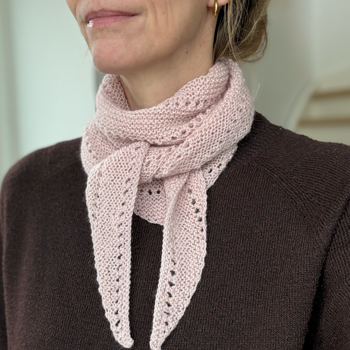 P&G Bandana med hulmønster strikkekit