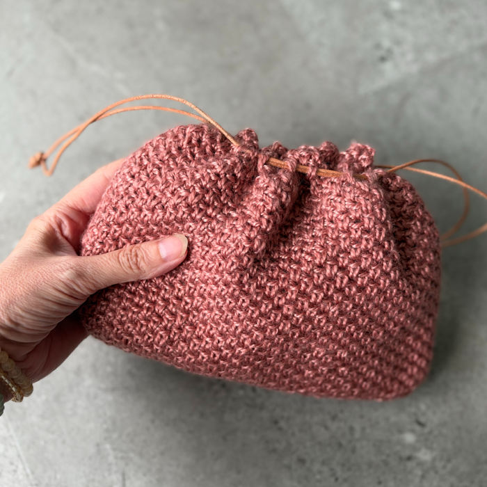P&G Clutch med lædersnor hæklekit