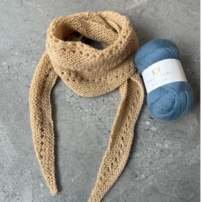 P&G Bandana med hulmønster strikkekit