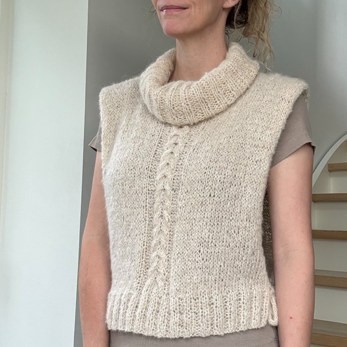 P&G Vest med snoning strikkekit